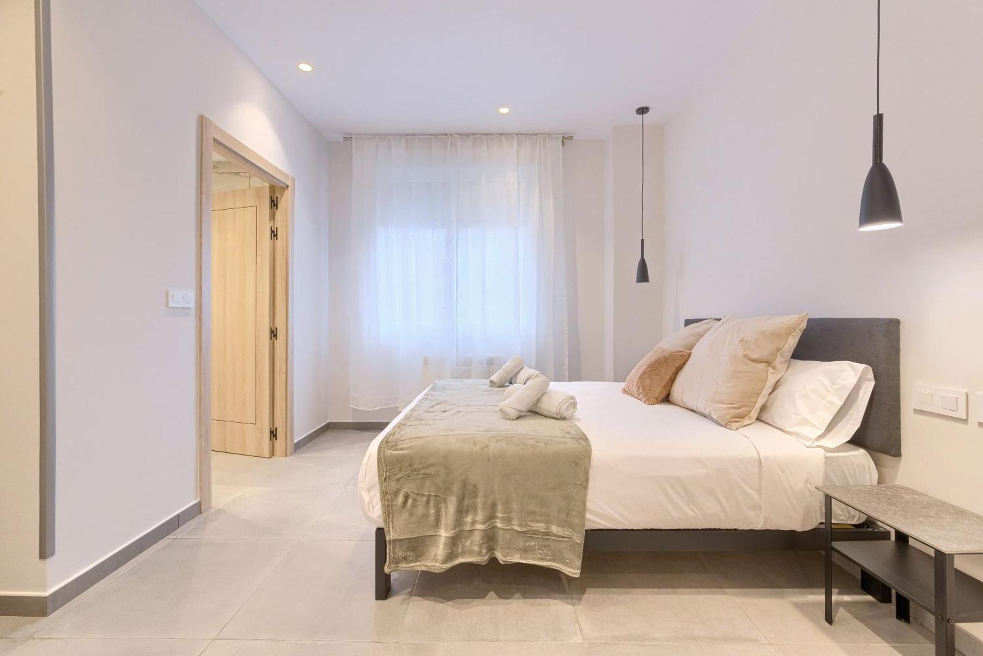 Apartamentos Basarrate Self Check In Билбао Екстериор снимка