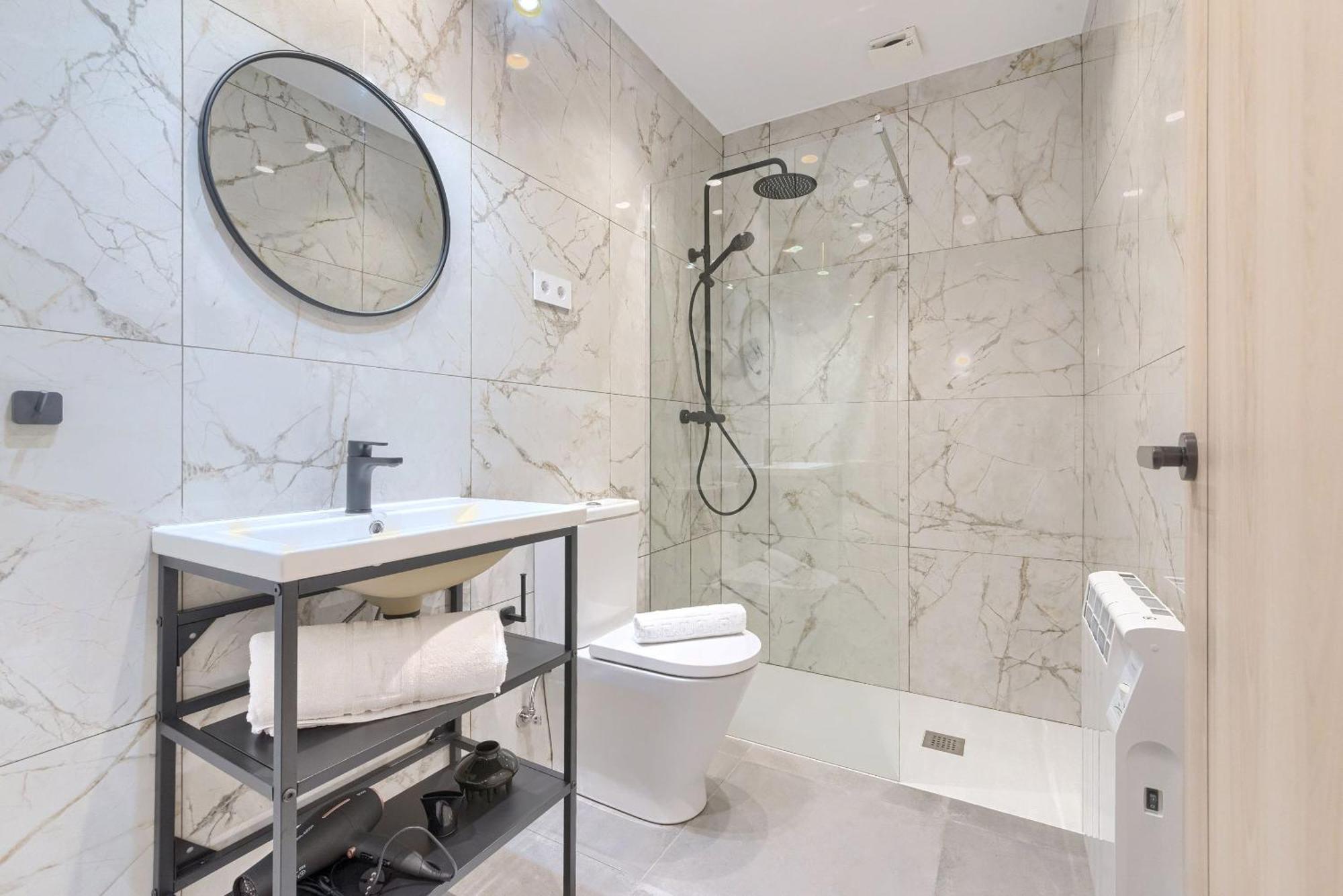 Apartamentos Basarrate Self Check In Билбао Екстериор снимка